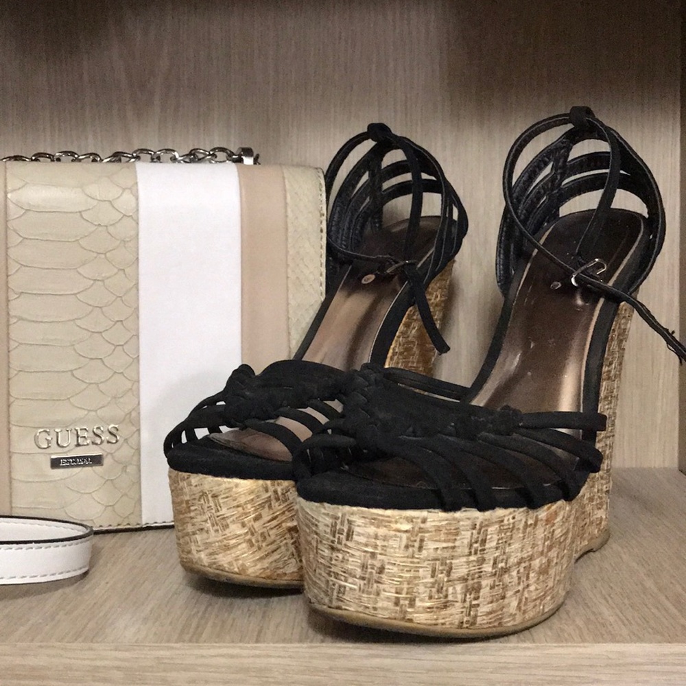 Black Wedges